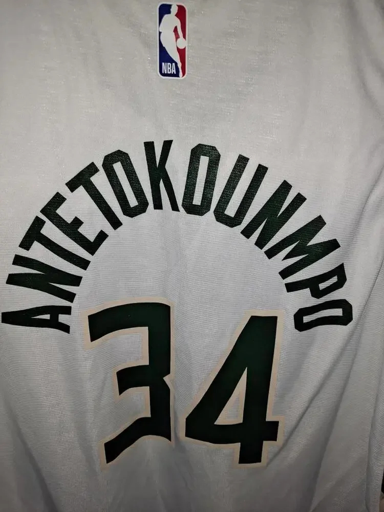 Fanatics  NBA Bucks #34 Antetokounmpo White and Black‎ Jersey Size Large